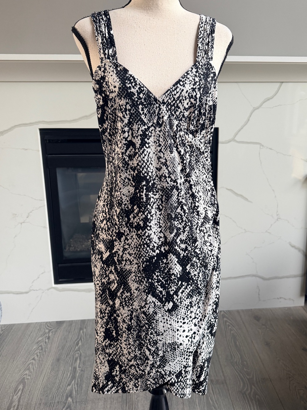 Cache V-Neck Wrap Style Mini Dress in Snake Print Black White Size Medium